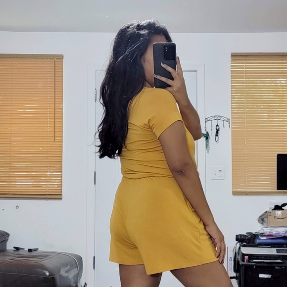 SHAKE IT OFF ROMPER GOLDEN YELLOW - Picture 3 of 9